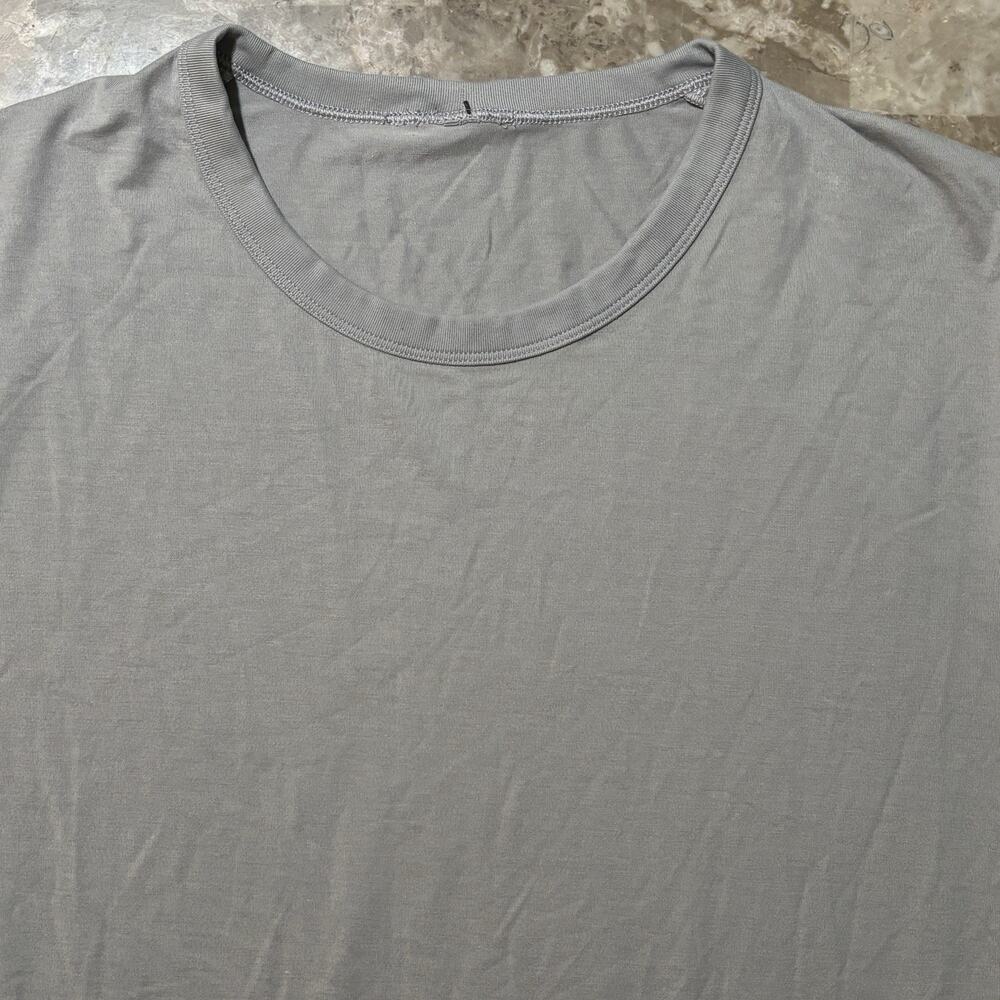 Lululemon Shirt Mens M The Fundamental Grey Tee Short Sleeve Gym Yoga Lounge